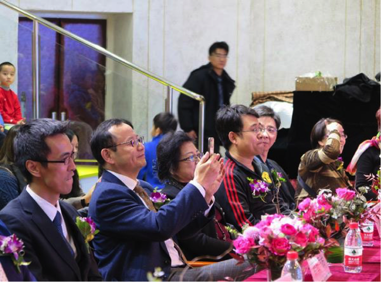 音乐之声暖寒冬 利来国际最老牌乐器捐赠爱心行动走进中国儿童中心艺术宫