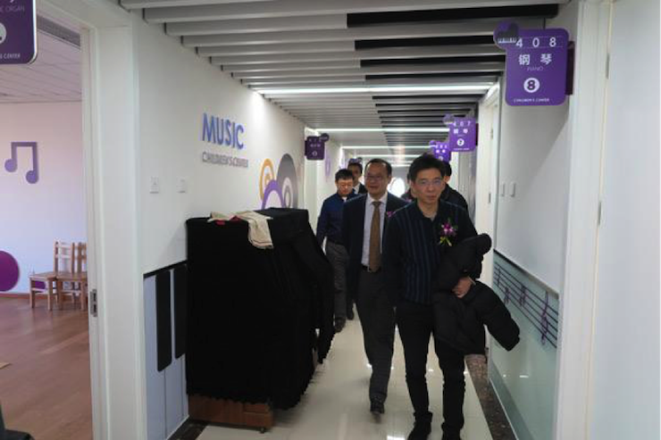 音乐之声暖寒冬 利来国际最老牌乐器捐赠爱心行动走进中国儿童中心艺术宫