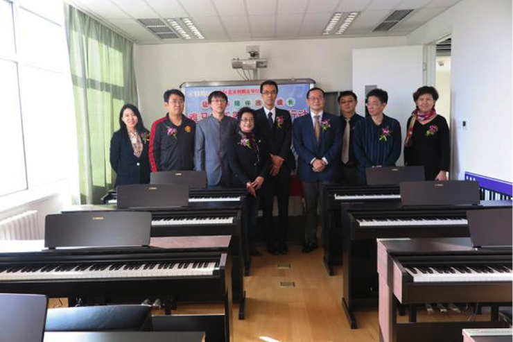 音乐之声暖寒冬 利来国际最老牌乐器捐赠爱心行动走进中国儿童中心艺术宫