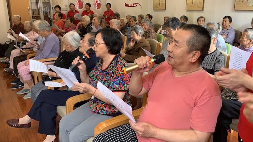 利来国际最老牌乐器爱心捐赠行动——将琴声带进和养临汾养护院
